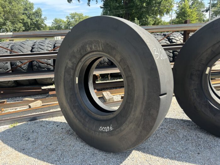 <font color='#da2127' font size ='2'><b>21.00X35 Yokohama OTR Tire L-5S C-1 IND-4 Y69 42-Ply </font></b><br><font size ='1' color='grey'>CONDITION: </font><font size ='2'>Used<br><font size ='1' color='grey'>TREAD DEPTH:</font><font size ='2'>  43/32nds<br><font size ='1' color='grey'>DETAILS:</font><font size ='2'> Clean, Uneven Wear<br><font size ='1' color='grey'>REF #:</font><font size ='2'> G36200<br><font size ='1' color='grey'>LOCATION:</font><font size ='2'> St. Louis, MO