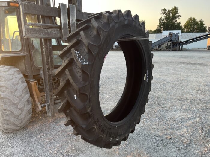 <font color='#da2127' font size ='2'><b>420/80R46 BKT OTR Tire R-1W  Agrimax RT 855 159D </font></b><br><font size ='1' color='grey'>CONDITION: </font><font size ='2'>New<br><font size ='1' color='grey'>TREAD DEPTH:</font><font size ='2'>  58/32nds<br><font size ='1' color='grey'>DETAILS:</font><font size ='2'> Unused, 16.9R46<br><font size ='1' color='grey'>REF #:</font><font size ='2'> G36238<br><font size ='1' color='grey'>LOCATION:</font><font size ='2'> St. Louis, MO