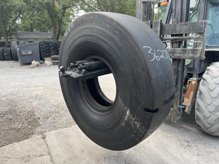 <font color='#da2127' font size ='2'><b>18.00X25 Goodyear OTR Tire L-5S SMO-5E 28-Ply </font></b><br><font size ='1' color='grey'>CONDITION: </font><font size ='2'>New<br><font size ='1' color='grey'>TREAD DEPTH:</font><font size ='2'>  104/32nds<br><font size ='1' color='grey'>DETAILS:</font><font size ='2'> Unused<br><font size ='1' color='grey'>REF #:</font><font size ='2'> G36271<br><font size ='1' color='grey'>LOCATION:</font><font size ='2'> St. Louis, MO