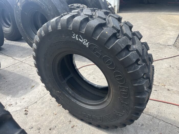 <font color='#da2127' font size ='2'><b>17.5R25 Goodyear OTR Tire E-3 L-3 TL3A+ 2-Star </font></b><br><font size ='1' color='grey'>CONDITION: </font><font size ='2'>New<br><font size ='1' color='grey'>TREAD DEPTH:</font><font size ='2'>  44/32nds<br><font size ='1' color='grey'>DETAILS:</font><font size ='2'> Unused<br><font size ='1' color='grey'>REF #:</font><font size ='2'> G36286<br><font size ='1' color='grey'>LOCATION:</font><font size ='2'> St. Louis, MO