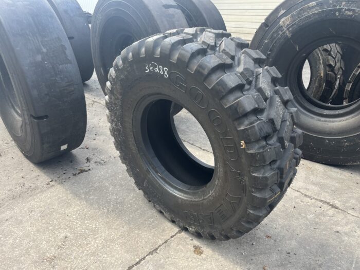 <font color='#da2127' font size ='2'><b>17.5R25 Goodyear OTR Tire E-3 L-3 TL3A+ 2-Star </font></b><br><font size ='1' color='grey'>CONDITION: </font><font size ='2'>New<br><font size ='1' color='grey'>TREAD DEPTH:</font><font size ='2'>  44/32nds<br><font size ='1' color='grey'>DETAILS:</font><font size ='2'> Unused<br><font size ='1' color='grey'>REF #:</font><font size ='2'> G36288<br><font size ='1' color='grey'>LOCATION:</font><font size ='2'> St. Louis, MO