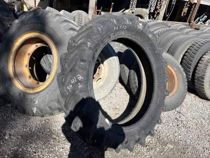 <font color='#da2127' font size ='2'><b>15.5X38 Alliance OTR Tire R-1 FarmPro 324 8-Ply </font></b><br><font size ='1' color='grey'>CONDITION: </font><font size ='2'>New<br><font size ='1' color='grey'>TREAD DEPTH:</font><font size ='2'>  38/32nds<br><font size ='1' color='grey'>DETAILS:</font><font size ='2'> Unused, Tubetype<br><font size ='1' color='grey'>REF #:</font><font size ='2'> G36412<br><font size ='1' color='grey'>LOCATION:</font><font size ='2'> St. Louis, MO