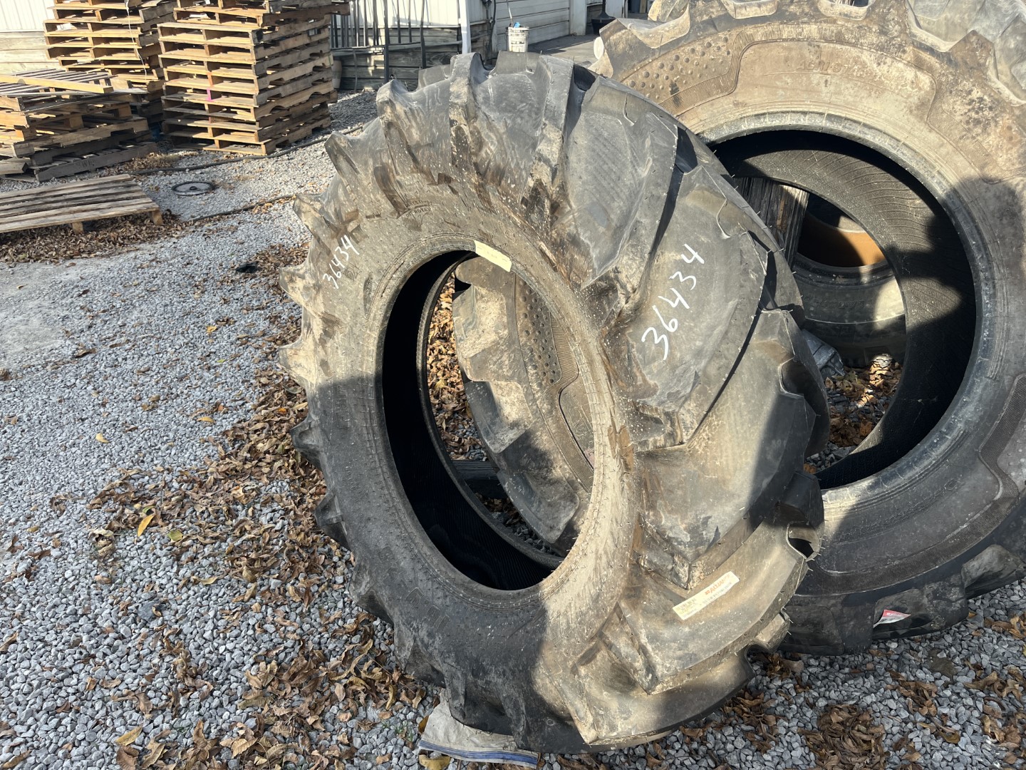 <font color='#da2127' font size ='2'><b>16.9X28 Alliance OTR Tire R-1 FarmPro 324 8-Ply </font></b><br><font size ='1' color='grey'>CONDITION: </font><font size ='2'>New<br><font size ='1' color='grey'>TREAD DEPTH:</font><font size ='2'> 40/32nds<br><font size ='1' color='grey'>DETAILS:</font><font size ='2'> Unused<br><font size ='1' color='grey'>REF #:</font><font size ='2'> G36434<br><font size ='1' color='grey'>LOCATION:</font><font size ='2'> St. Louis, MO
