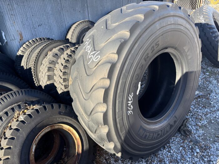 <font color='#da2127' font size ='2'><b>20.5R25 Michelin OTR Tire E-3 L-3 XHA2 1-Star </font></b><br><font size ='1' color='grey'>CONDITION: </font><font size ='2'>Used<br><font size ='1' color='grey'>TREAD DEPTH:</font><font size ='2'>  14/32nds<br><font size ='1' color='grey'>DETAILS:</font><font size ='2'> Clean, Lower Tread<br><font size ='1' color='grey'>REF #:</font><font size ='2'> G36456<br><font size ='1' color='grey'>LOCATION:</font><font size ='2'> St. Louis, MO