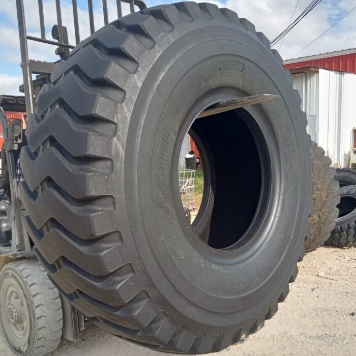 <font color='#da2127' font size ='2'><b>29.5R35 Bridgestone OTR Tire E-3 VRL 2-Star </font></b><br><font size ='1' color='grey'>CONDITION: </font><font size ='2'>Used-Low-Hour<br><font size ='1' color='grey'>TREAD DEPTH:</font><font size ='2'>  47/32nds<br><font size ='1' color='grey'>DETAILS:</font><font size ='2'> Clean<br><font size ='1' color='grey'>REF #:</font><font size ='2'> D255<br><font size ='1' color='grey'>LOCATION:</font><font size ='2'> Jackson, MS