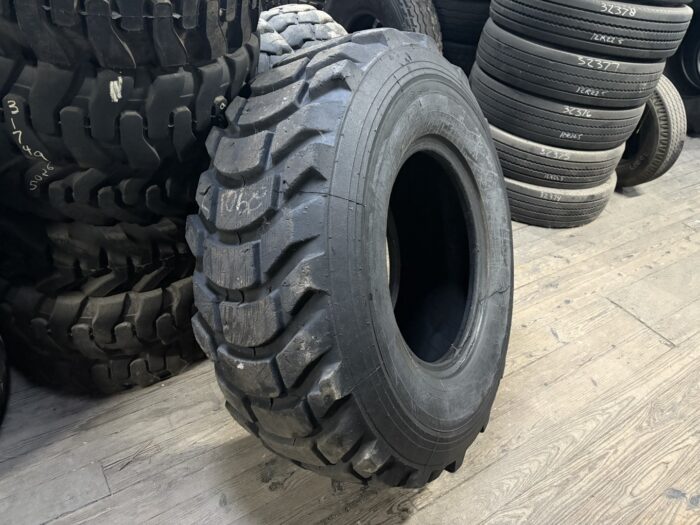 <font color='#da2127' font size ='2'><b>17.5R25 Michelin OTR Tire E-3 E3 1-Star </font></b><br><font size ='1' color='grey'>CONDITION: </font><font size ='2'>Retread-Used<br><font size ='1' color='grey'>TREAD DEPTH:</font><font size ='2'>  30/32nds<br><font size ='1' color='grey'>DETAILS:</font><font size ='2'> Clean, Sidewall Spot<br><font size ='1' color='grey'>REF #:</font><font size ='2'> G29017<br><font size ='1' color='grey'>LOCATION:</font><font size ='2'> St. Louis, MO