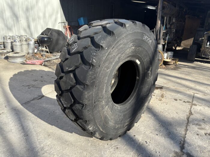 <font color='#da2127' font size ='2'><b>23.5R25 Goodyear OTR Tire E-3 L-3 G-3 RT3B 1-Star </font></b><br><font size ='1' color='grey'>CONDITION: </font><font size ='2'>New<br><font size ='1' color='grey'>TREAD DEPTH:</font><font size ='2'>  44/32nds<br><font size ='1' color='grey'>DETAILS:</font><font size ='2'> Unused<br><font size ='1' color='grey'>REF #:</font><font size ='2'> G34759<br><font size ='1' color='grey'>LOCATION:</font><font size ='2'> St. Louis, MO