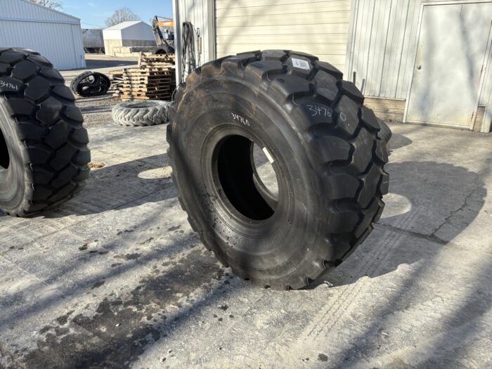 <font color='#da2127' font size ='2'><b>23.5R25 Goodyear OTR Tire E-3 L-3 G-3 RT3B 1-Star </font></b><br><font size ='1' color='grey'>CONDITION: </font><font size ='2'>New<br><font size ='1' color='grey'>TREAD DEPTH:</font><font size ='2'>  44/32nds<br><font size ='1' color='grey'>DETAILS:</font><font size ='2'> Unused<br><font size ='1' color='grey'>REF #:</font><font size ='2'> G34760<br><font size ='1' color='grey'>LOCATION:</font><font size ='2'> St. Louis, MO