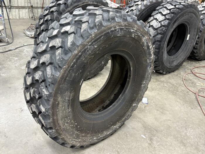 <font color='#da2127' font size ='2'><b>17.5R25 Maxam OTR Tire E-2 G-2 L-2 MS203 1-Star </font></b><br><font size ='1' color='grey'>CONDITION: </font><font size ='2'>New<br><font size ='1' color='grey'>TREAD DEPTH:</font><font size ='2'>  32/32nds<br><font size ='1' color='grey'>DETAILS:</font><font size ='2'> Unused<br><font size ='1' color='grey'>REF #:</font><font size ='2'> G34764<br><font size ='1' color='grey'>LOCATION:</font><font size ='2'> St. Louis, MO