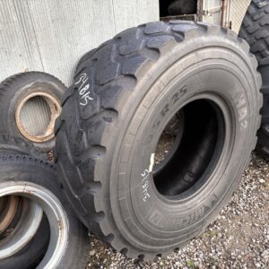 <font color='#da2127' font size ='2'><b>20.5R25 Michelin OTR Tire E-3 L-3 XHA2 1-Star </font></b><br><font size ='1' color='grey'>CONDITION: </font><font size ='2'>Used<br><font size ='1' color='grey'>TREAD DEPTH:</font><font size ='2'>  18/32nds<br><font size ='1' color='grey'>DETAILS:</font><font size ='2'> Clean, 1-Nail Patch<br><font size ='1' color='grey'>REF #:</font><font size ='2'> G34815<br><font size ='1' color='grey'>LOCATION:</font><font size ='2'> St. Louis, MO