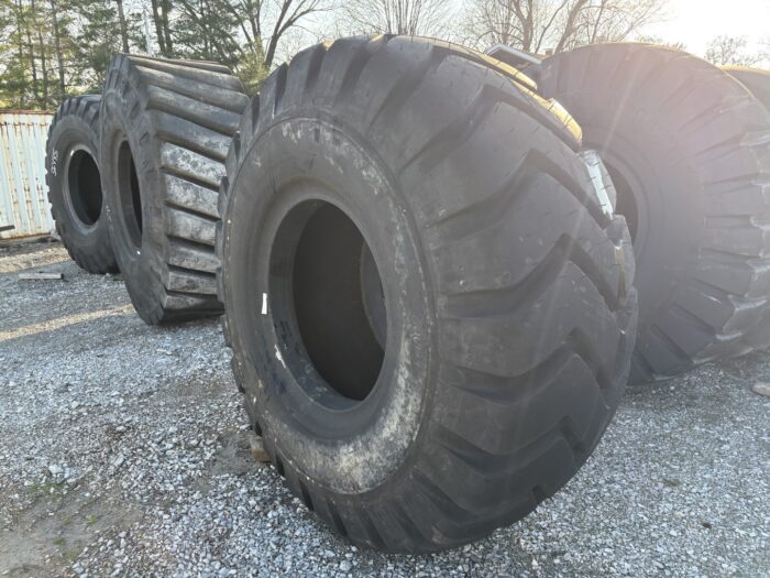 <font color='#da2127' font size ='2'><b>33.25X35 Goodyear OTR Tire E-3 L-3 SHRL Super Hard Rock Lug 38-Ply </font></b><br><font size ='1' color='grey'>CONDITION: </font><font size ='2'>Retread-New<br><font size ='1' color='grey'>TREAD DEPTH:</font><font size ='2'>  60/32nds<br><font size ='1' color='grey'>DETAILS:</font><font size ='2'> Clean<br><font size ='1' color='grey'>REF #:</font><font size ='2'> G35713<br><font size ='1' color='grey'>LOCATION:</font><font size ='2'> St. Louis, MO