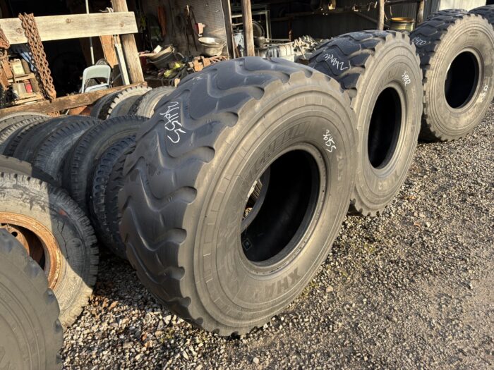 <font color='#da2127' font size ='2'><b>20.5R25 Michelin OTR Tire E-3 L-3 XHA2 1-Star </font></b><br><font size ='1' color='grey'>CONDITION: </font><font size ='2'>Used<br><font size ='1' color='grey'>TREAD DEPTH:</font><font size ='2'>  14/32nds<br><font size ='1' color='grey'>DETAILS:</font><font size ='2'> Clean, 3-Nail Patches<br><font size ='1' color='grey'>REF #:</font><font size ='2'> G36455<br><font size ='1' color='grey'>LOCATION:</font><font size ='2'> St. Louis, MO