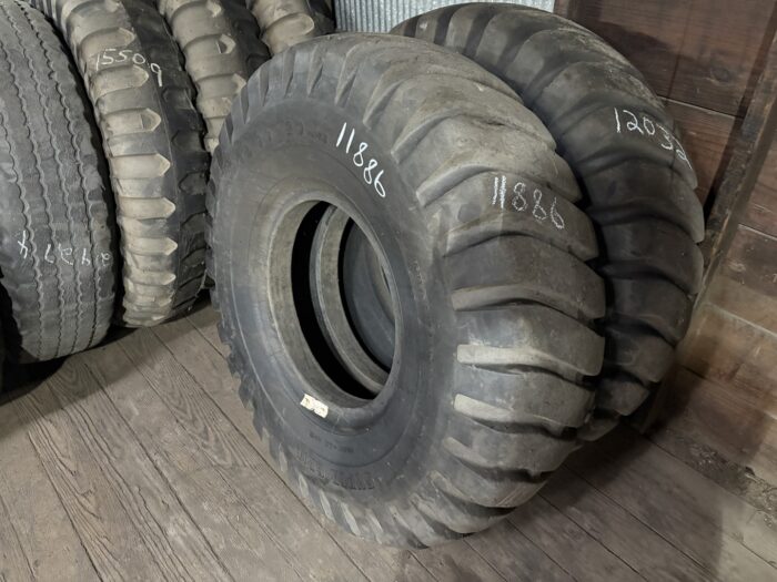 <font color='#da2127' font size ='2'><b>14.00X20 Goodyear OTR Tire E-3 L-3 Super Grip 28-Ply </font></b><br><font size ='1' color='grey'>CONDITION: </font><font size ='2'>Used<br><font size ='1' color='grey'>TREAD DEPTH:</font><font size ='2'>  32/32nds<br><font size ='1' color='grey'>DETAILS:</font><font size ='2'> Clean, Tread Spot<br><font size ='1' color='grey'>REF #:</font><font size ='2'> G11886<br><font size ='1' color='grey'>LOCATION:</font><font size ='2'> St. Louis, MO