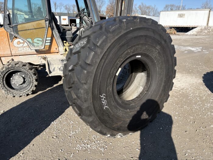 <font color='#da2127' font size ='2'><b>26.5R25 Goodyear OTR Tire E-3 L-3 G-3 RT3B 2-Star </font></b><br><font size ='1' color='grey'>CONDITION: </font><font size ='2'>New<br><font size ='1' color='grey'>TREAD DEPTH:</font><font size ='2'>  50/32nds<br><font size ='1' color='grey'>DETAILS:</font><font size ='2'> Unused<br><font size ='1' color='grey'>REF #:</font><font size ='2'> G34855<br><font size ='1' color='grey'>LOCATION:</font><font size ='2'> St. Louis, MO