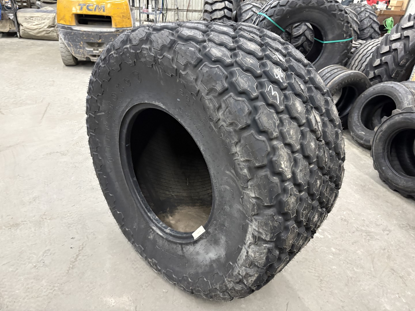 <font color='#da2127' font size ='2'><b>28LX26 Firestone OTR Tire R-3 ANS Tractor 12-Ply </font></b><br><font size ='1' color='grey'>CONDITION: </font><font size ='2'>New<br><font size ='1' color='grey'>TREAD DEPTH:</font><font size ='2'> 24/32nds<br><font size ='1' color='grey'>DETAILS:</font><font size ='2'> Unused<br><font size ='1' color='grey'>REF #:</font><font size ='2'> G34876<br><font size ='1' color='grey'>LOCATION:</font><font size ='2'> St. Louis, MO