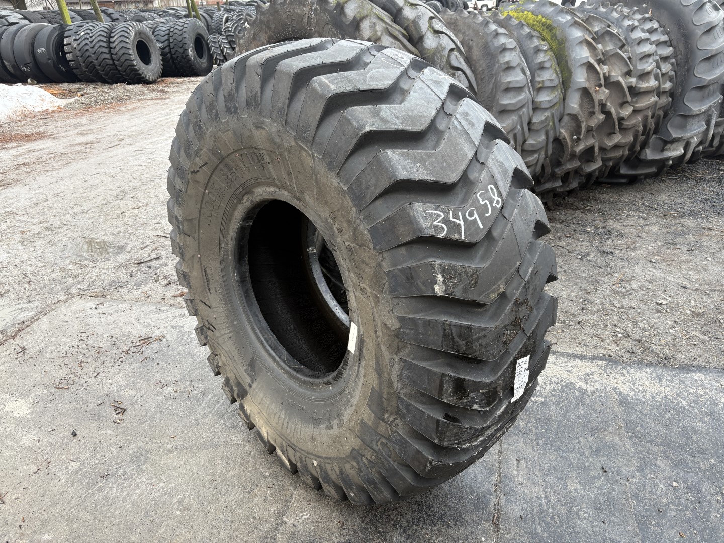 <font color='#da2127' font size ='2'><b>23.5X25 Specialty Tires of America OTR Tire E-3 L-3 G-3 Rock Service 20-Ply </font></b><br><font size ='1' color='grey'>CONDITION: </font><font size ='2'>New<br><font size ='1' color='grey'>TREAD DEPTH:</font><font size ='2'> 44/32nds<br><font size ='1' color='grey'>DETAILS:</font><font size ='2'> Unused<br><font size ='1' color='grey'>REF #:</font><font size ='2'> G34958<br><font size ='1' color='grey'>LOCATION:</font><font size ='2'> St. Louis, MO