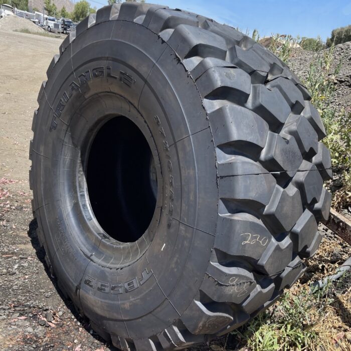 <font color='#da2127' font size ='2'><b>875/65R29 Triangle OTR Tire E-3 TB598 2-Star </font></b><br><font size ='1' color='grey'>CONDITION: </font><font size ='2'>New<br><font size ='1' color='grey'>TREAD DEPTH:</font><font size ='2'>  55/32nds<br><font size ='1' color='grey'>DETAILS:</font><font size ='2'> Unused<br><font size ='1' color='grey'>REF #:</font><font size ='2'> LS085<br><font size ='1' color='grey'>LOCATION:</font><font size ='2'> Fowler, CA
