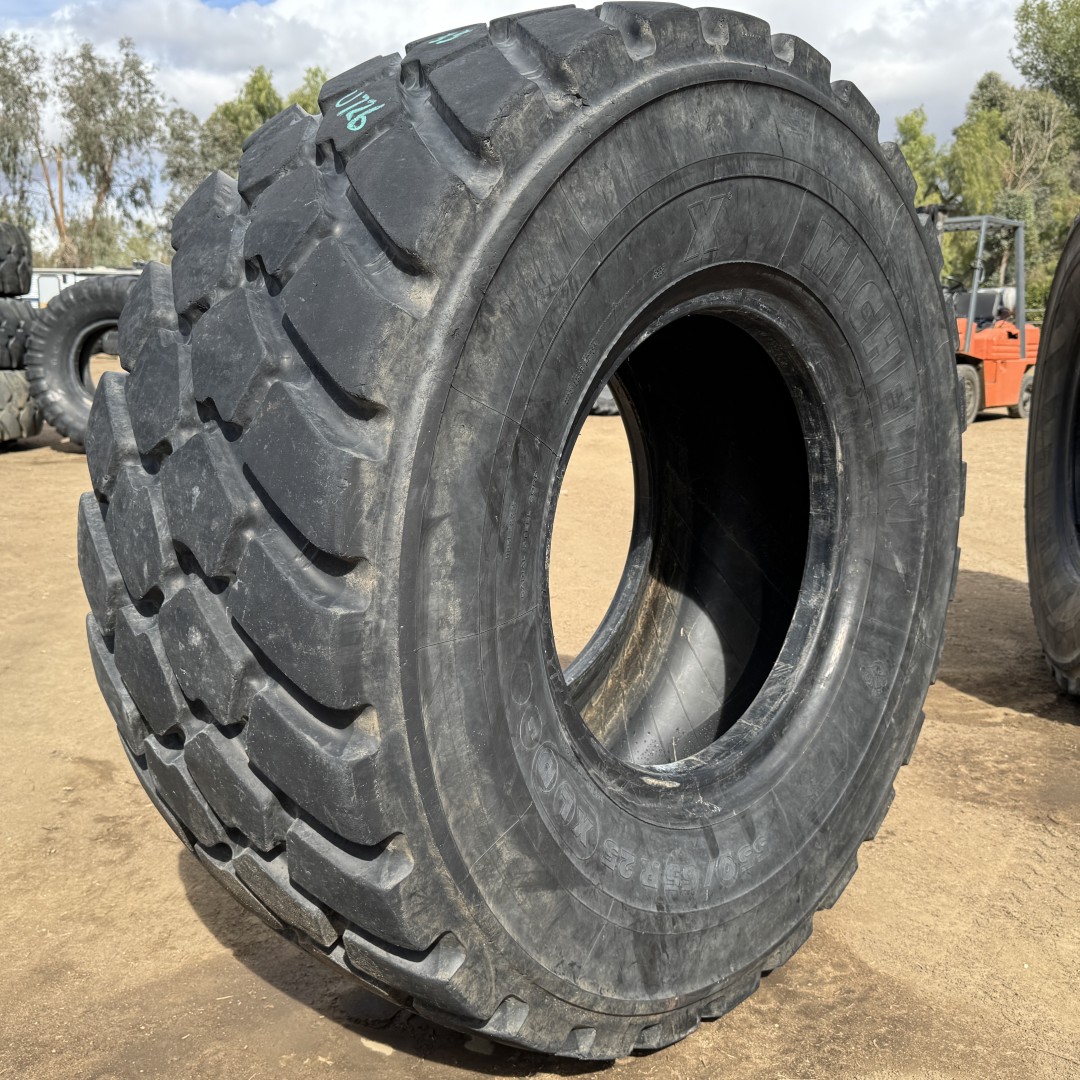 <font color='#da2127' font size ='2'><b>550/65R25 Michelin OTR Tire L-3 XLD 1-Star </font></b><br><font size ='1' color='grey'>CONDITION: </font><font size ='2'>Used<br><font size ='1' color='grey'>TREAD DEPTH:</font><font size ='2'>  33/32nds<br><font size ='1' color='grey'>DETAILS:</font><font size ='2'> Clean, Mild Weather Cracks<br><font size ='1' color='grey'>REF #:</font><font size ='2'> U726<br><font size ='1' color='grey'>LOCATION:</font><font size ='2'> San Jacinto, CA