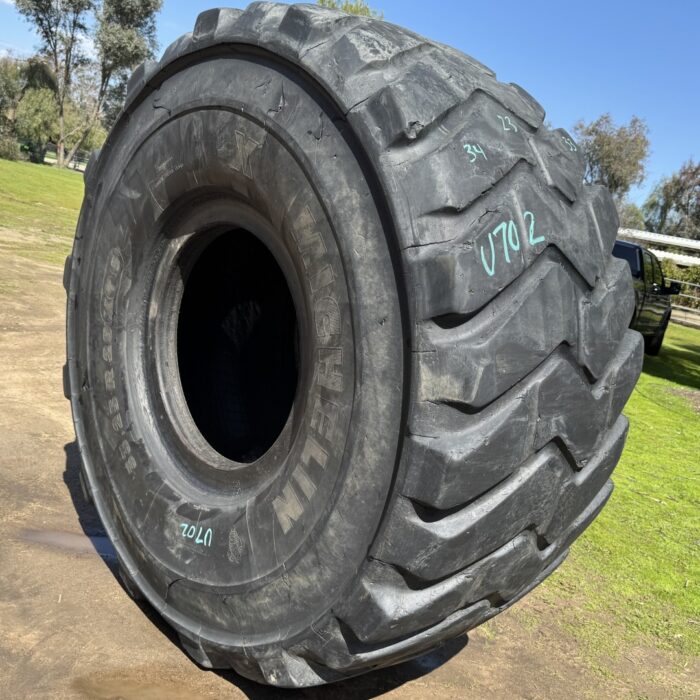 <font color='#da2127' font size ='2'><b>33.25R29 Michelin OTR Tire E-3 XTS 2-Star </font></b><br><font size ='1' color='grey'>CONDITION: </font><font size ='2'>Used<br><font size ='1' color='grey'>TREAD DEPTH:</font><font size ='2'>  30/32nds<br><font size ='1' color='grey'>DETAILS:</font><font size ='2'> Shoulder Cracks, Weathered Tread, Low Rubber<br><font size ='1' color='grey'>REF #:</font><font size ='2'> U702<br><font size ='1' color='grey'>LOCATION:</font><font size ='2'> San Jacinto, CA