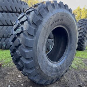 <font color='#da2127' font size ='2'><b>20.5R25 Michelin OTR Tire L-2 G-2 XTLA 1-Star </font></b><br><font size ='1' color='grey'>CONDITION: </font><font size ='2'>New-Take-Off<br><font size ='1' color='grey'>TREAD DEPTH:</font><font size ='2'>  42/32nds<br><font size ='1' color='grey'>DETAILS:</font><font size ='2'> Clean<br><font size ='1' color='grey'>REF #:</font><font size ='2'> U732<br><font size ='1' color='grey'>LOCATION:</font><font size ='2'> San Jacinto, CA
