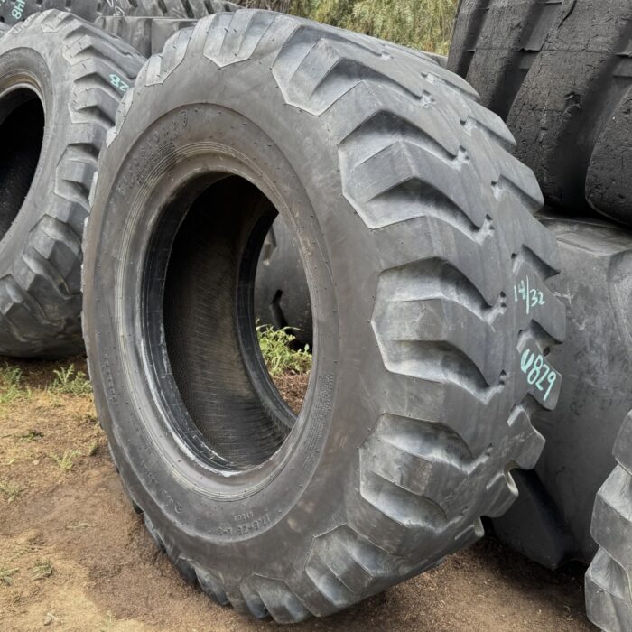 <font color='#da2127' font size ='2'><b>17.5X25 Firestone OTR Tire E-3 L-3 SRG Super Rock Grip 20-Ply </font></b><br><font size ='1' color='grey'>CONDITION: </font><font size ='2'>Used<br><font size ='1' color='grey'>TREAD DEPTH:</font><font size ='2'>  14/32nds<br><font size ='1' color='grey'>DETAILS:</font><font size ='2'> Clean<br><font size ='1' color='grey'>REF #:</font><font size ='2'> U829<br><font size ='1' color='grey'>LOCATION:</font><font size ='2'> San Jacinto, CA