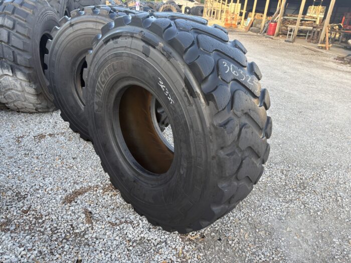 <font color='#da2127' font size ='2'><b>20.5R25 Michelin OTR Tire E-3 L-3 XHA2 1-Star </font></b><br><font size ='1' color='grey'>CONDITION: </font><font size ='2'>Used<br><font size ='1' color='grey'>TREAD DEPTH:</font><font size ='2'>  22/32nds<br><font size ='1' color='grey'>DETAILS:</font><font size ='2'> 1-Shoulder Section<br><font size ='1' color='grey'>REF #:</font><font size ='2'> G36325<br><font size ='1' color='grey'>LOCATION:</font><font size ='2'> St. Louis, MO