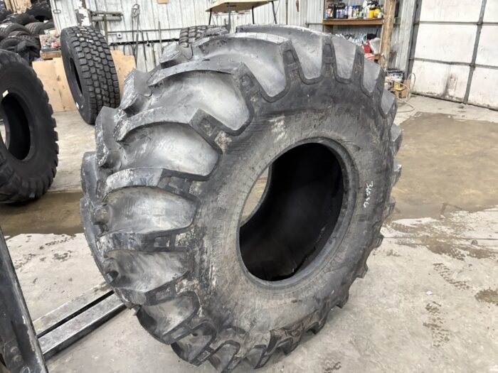 <font color='#da2127' font size ='2'><b>28LX26 Alliance  OTR Tire R-1 Yield Master 12-Ply </font></b><br><font size ='1' color='grey'>CONDITION: </font><font size ='2'>New <br><font size ='1' color='grey'>TREAD DEPTH:</font><font size ='2'>  54/32nds<br><font size ='1' color='grey'>DETAILS:</font><font size ='2'> Unused<br><font size ='1' color='grey'>REF #:</font><font size ='2'> G36536<br><font size ='1' color='grey'>LOCATION:</font><font size ='2'> St. Louis, MO