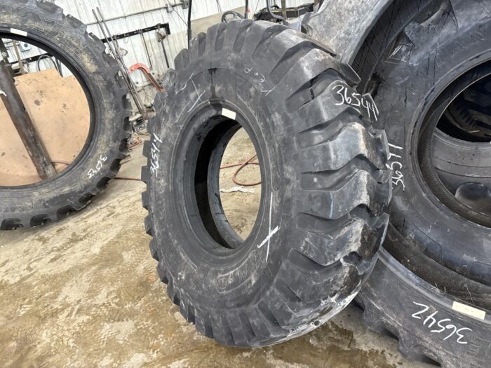 <font color='#da2127' font size ='2'><b>16.00X25 Akuret OTR Tire E-3 L-3 Rock Regular 28-Ply </font></b><br><font size ='1' color='grey'>CONDITION: </font><font size ='2'>New <br><font size ='1' color='grey'>TREAD DEPTH:</font><font size ='2'>  34/32nds<br><font size ='1' color='grey'>DETAILS:</font><font size ='2'> Unused<br><font size ='1' color='grey'>REF #:</font><font size ='2'> G36544<br><font size ='1' color='grey'>LOCATION:</font><font size ='2'> St. Louis, MO