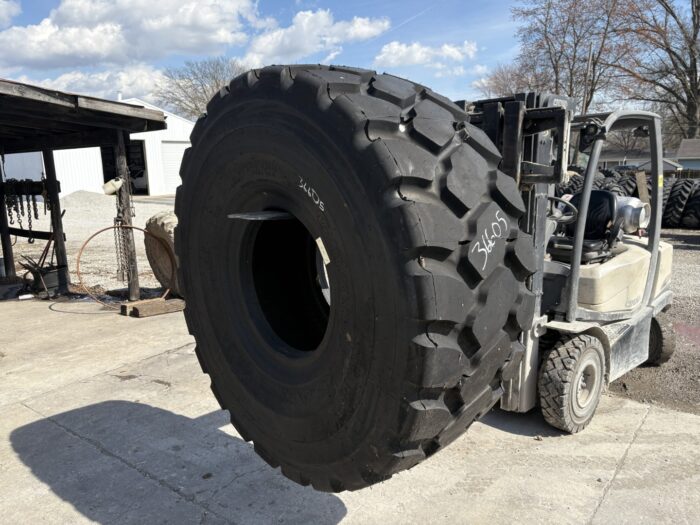 <font color='#da2127' font size ='2'><b>26.5R25 Goodyear OTR Tire E-3 L-3 G-3 RT3B 2-Star </font></b><br><font size ='1' color='grey'>CONDITION: </font><font size ='2'>New<br><font size ='1' color='grey'>TREAD DEPTH:</font><font size ='2'>  50/32nds<br><font size ='1' color='grey'>DETAILS:</font><font size ='2'> Unused<br><font size ='1' color='grey'>REF #:</font><font size ='2'> G36605<br><font size ='1' color='grey'>LOCATION:</font><font size ='2'> St. Louis, MO
