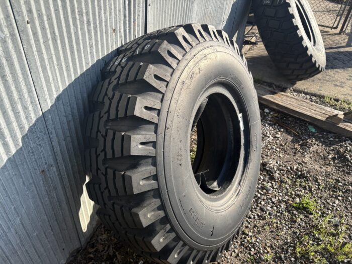 <font color='#da2127' font size ='2'><b>14.00X20 Alliance OTR Tire R-1 Traction Drive 20-Ply </font></b><br><font size ='1' color='grey'>CONDITION: </font><font size ='2'>Used <br><font size ='1' color='grey'>TREAD DEPTH:</font><font size ='2'>  22/32nds<br><font size ='1' color='grey'>DETAILS:</font><font size ='2'> Clean, Tubetype - Tube and Flap Included<br><font size ='1' color='grey'>REF #:</font><font size ='2'> G36610<br><font size ='1' color='grey'>LOCATION:</font><font size ='2'> St. Louis, MO