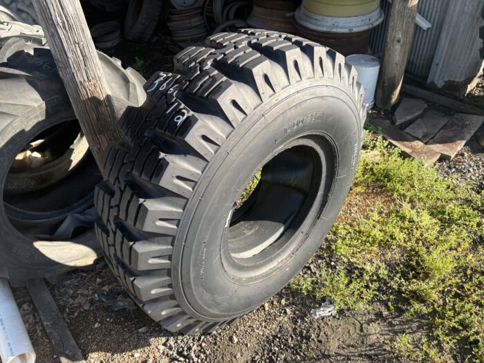 <font color='#da2127' font size ='2'><b>14.00X20 Alliance OTR Tire R-1 Traction Drive 20-Ply </font></b><br><font size ='1' color='grey'>CONDITION: </font><font size ='2'>Used <br><font size ='1' color='grey'>TREAD DEPTH:</font><font size ='2'>  23/32nds<br><font size ='1' color='grey'>DETAILS:</font><font size ='2'> Clean, Tubetype - Tube and Flap Included<br><font size ='1' color='grey'>REF #:</font><font size ='2'> G36612<br><font size ='1' color='grey'>LOCATION:</font><font size ='2'> St. Louis, MO