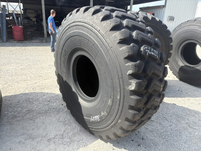 <font color='#da2127' font size ='2'><b>29.5R25 Maxam OTR Tire E-3 L-3 MS300 2-Star </font></b><br><font size ='1' color='grey'>CONDITION: </font><font size ='2'>Used<br><font size ='1' color='grey'>TREAD DEPTH:</font><font size ='2'>  38/32nds<br><font size ='1' color='grey'>DETAILS:</font><font size ='2'> 1-Shoulder Section & Spot, Liner Spots<br><font size ='1' color='grey'>REF #:</font><font size ='2'> G36621<br><font size ='1' color='grey'>LOCATION:</font><font size ='2'> St. Louis, MO