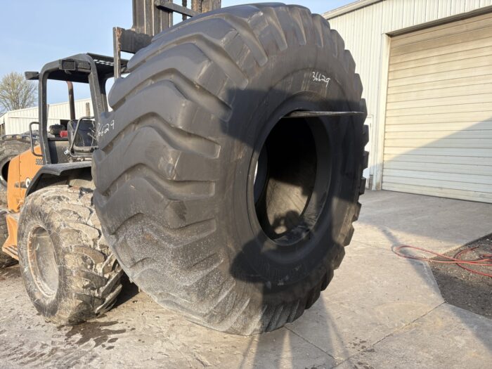 <font color='#da2127' font size ='2'><b>37.5X39 Yokohama OTR Tire E-3 L-3 G-3 IND-3 Y67 52-Ply </font></b><br><font size ='1' color='grey'>CONDITION: </font><font size ='2'>Used <br><font size ='1' color='grey'>TREAD DEPTH:</font><font size ='2'>  52/32nds<br><font size ='1' color='grey'>DETAILS:</font><font size ='2'> 2-Tread Sections<br><font size ='1' color='grey'>REF #:</font><font size ='2'> G36629<br><font size ='1' color='grey'>LOCATION:</font><font size ='2'> St. Louis, MO