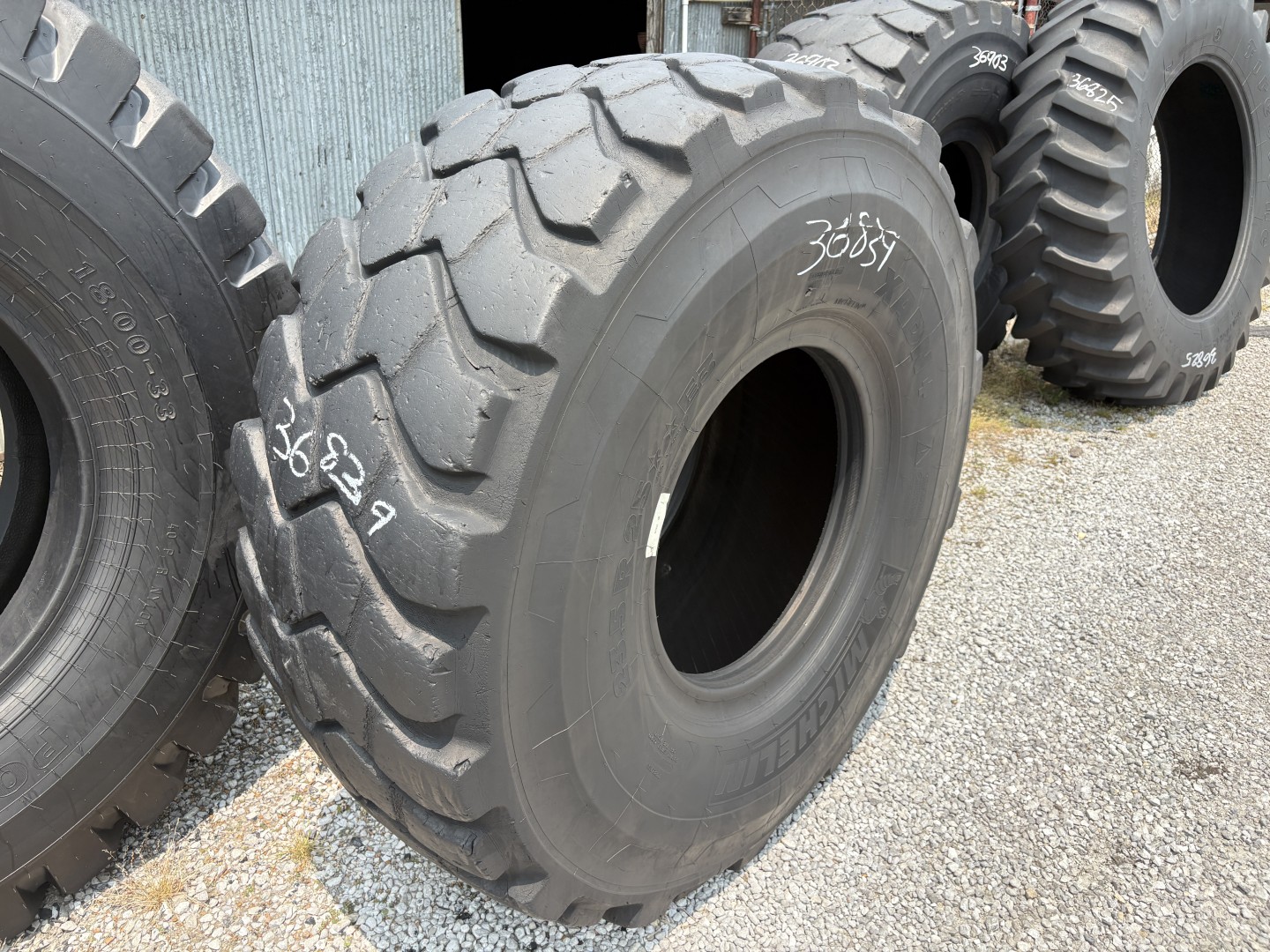 <font color='#da2127' font size ='2'><b>23.5R25 Michelin OTR Tire E-3 XADN+ 2-Star </font></b><br><font size ='1' color='grey'>CONDITION: </font><font size ='2'>Used<br><font size ='1' color='grey'>TREAD DEPTH:</font><font size ='2'> 22/32nds<br><font size ='1' color='grey'>DETAILS:</font><font size ='2'> Clean<br><font size ='1' color='grey'>REF #:</font><font size ='2'> G36839<br><font size ='1' color='grey'>LOCATION:</font><font size ='2'> St. Louis, MO
