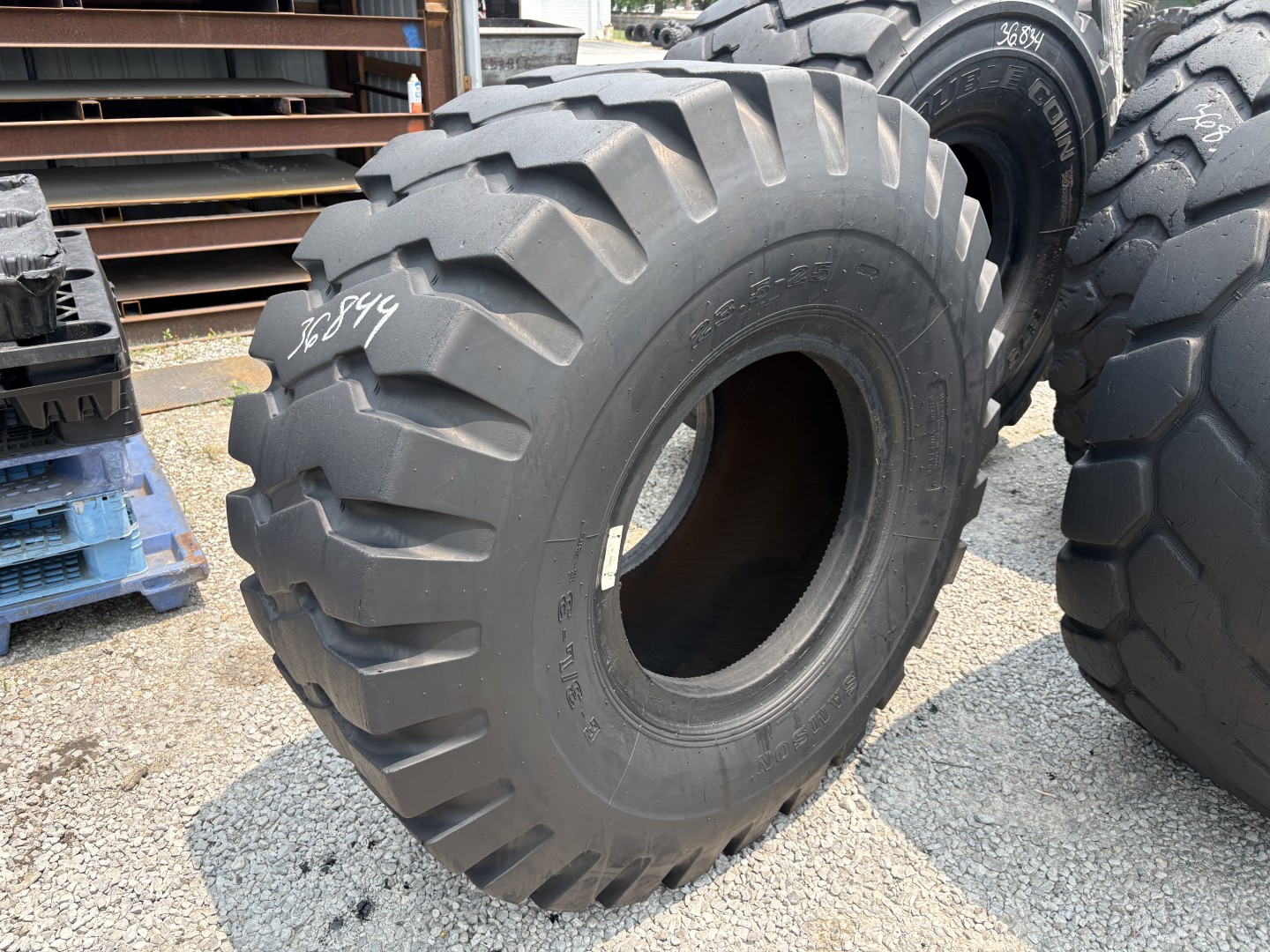 <font color='#da2127' font size ='2'><b>23.5X25 Samson OTR Tire E-3 L-3 E3/L3 16-Ply </font></b><br><font size ='1' color='grey'>CONDITION: </font><font size ='2'>Used<br><font size ='1' color='grey'>TREAD DEPTH:</font><font size ='2'> 30/32nds<br><font size ='1' color='grey'>DETAILS:</font><font size ='2'> Clean<br><font size ='1' color='grey'>REF #:</font><font size ='2'> G36844<br><font size ='1' color='grey'>LOCATION:</font><font size ='2'> St. Louis, MO