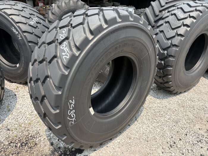 <font color='#da2127' font size ='2'><b>555/70R25 Michelin OTR Tire L-3 XLD70-1 1-Star </font></b><br><font size ='1' color='grey'>CONDITION: </font><font size ='2'>Used-Low-Hour<br><font size ='1' color='grey'>TREAD DEPTH:</font><font size ='2'>  42/32nds<br><font size ='1' color='grey'>DETAILS:</font><font size ='2'> Clean<br><font size ='1' color='grey'>REF #:</font><font size ='2'> G36852<br><font size ='1' color='grey'>LOCATION:</font><font size ='2'> St. Louis, MO