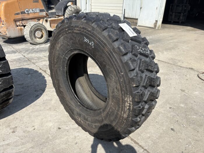 <font color='#da2127' font size ='2'><b>17.5R25 Maxam OTR Tire E-3 L-3 MS300 2-Star </font></b><br><font size ='1' color='grey'>CONDITION: </font><font size ='2'>New<br><font size ='1' color='grey'>TREAD DEPTH:</font><font size ='2'>  32/32nds<br><font size ='1' color='grey'>DETAILS:</font><font size ='2'> Unused<br><font size ='1' color='grey'>REF #:</font><font size ='2'> G36928<br><font size ='1' color='grey'>LOCATION:</font><font size ='2'> St. Louis, MO
