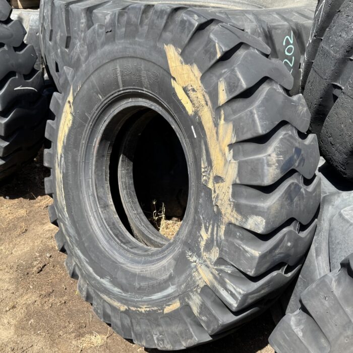<font color='#da2127' font size ='2'><b>16.00X25 Advance OTR Tire E-3 L-3 Rock Regular 32-Ply </font></b><br><font size ='1' color='grey'>CONDITION: </font><font size ='2'>Used<br><font size ='1' color='grey'>TREAD DEPTH:</font><font size ='2'>  32/32nds<br><font size ='1' color='grey'>DETAILS:</font><font size ='2'> Clean, Sidewall Shipping Damage<br><font size ='1' color='grey'>REF #:</font><font size ='2'> U899<br><font size ='1' color='grey'>LOCATION:</font><font size ='2'> San Jacinto, CA