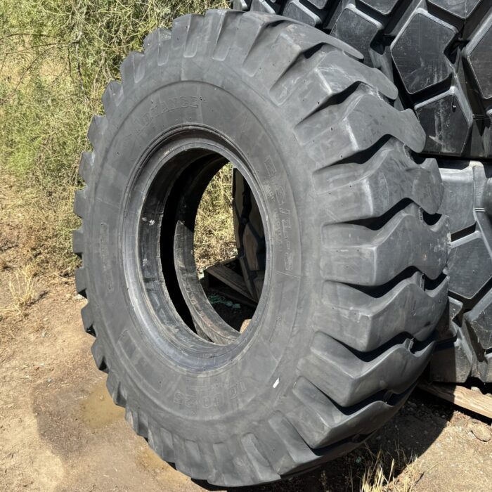 <font color='#da2127' font size ='2'><b>16.00X25 Advance OTR Tire E-3 L-3 Rock Regular 32-Ply </font></b><br><font size ='1' color='grey'>CONDITION: </font><font size ='2'>Used<br><font size ='1' color='grey'>TREAD DEPTH:</font><font size ='2'>  31/32nds<br><font size ='1' color='grey'>DETAILS:</font><font size ='2'> Clean<br><font size ='1' color='grey'>REF #:</font><font size ='2'> U901<br><font size ='1' color='grey'>LOCATION:</font><font size ='2'> San Jacinto, CA