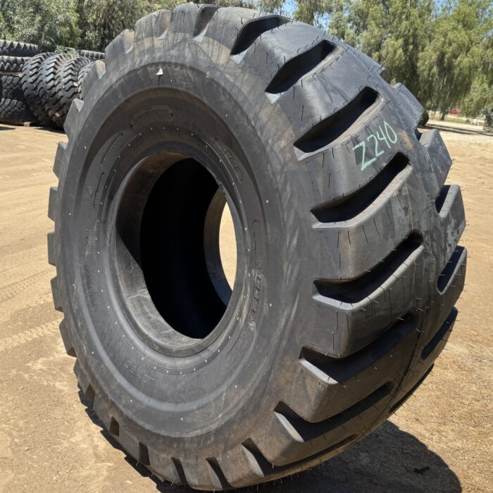 <font color='#da2127' font size ='2'><b>35/65X33 Titan OTR Tire L-4 LD150 42-Ply </font></b><br><font size ='1' color='grey'>CONDITION: </font><font size ='2'>New<br><font size ='1' color='grey'>TREAD DEPTH:</font><font size ='2'>  70/32nds<br><font size ='1' color='grey'>DETAILS:</font><font size ='2'> Unused<br><font size ='1' color='grey'>REF #:</font><font size ='2'> Z240<br><font size ='1' color='grey'>LOCATION:</font><font size ='2'> San Jacinto, CA