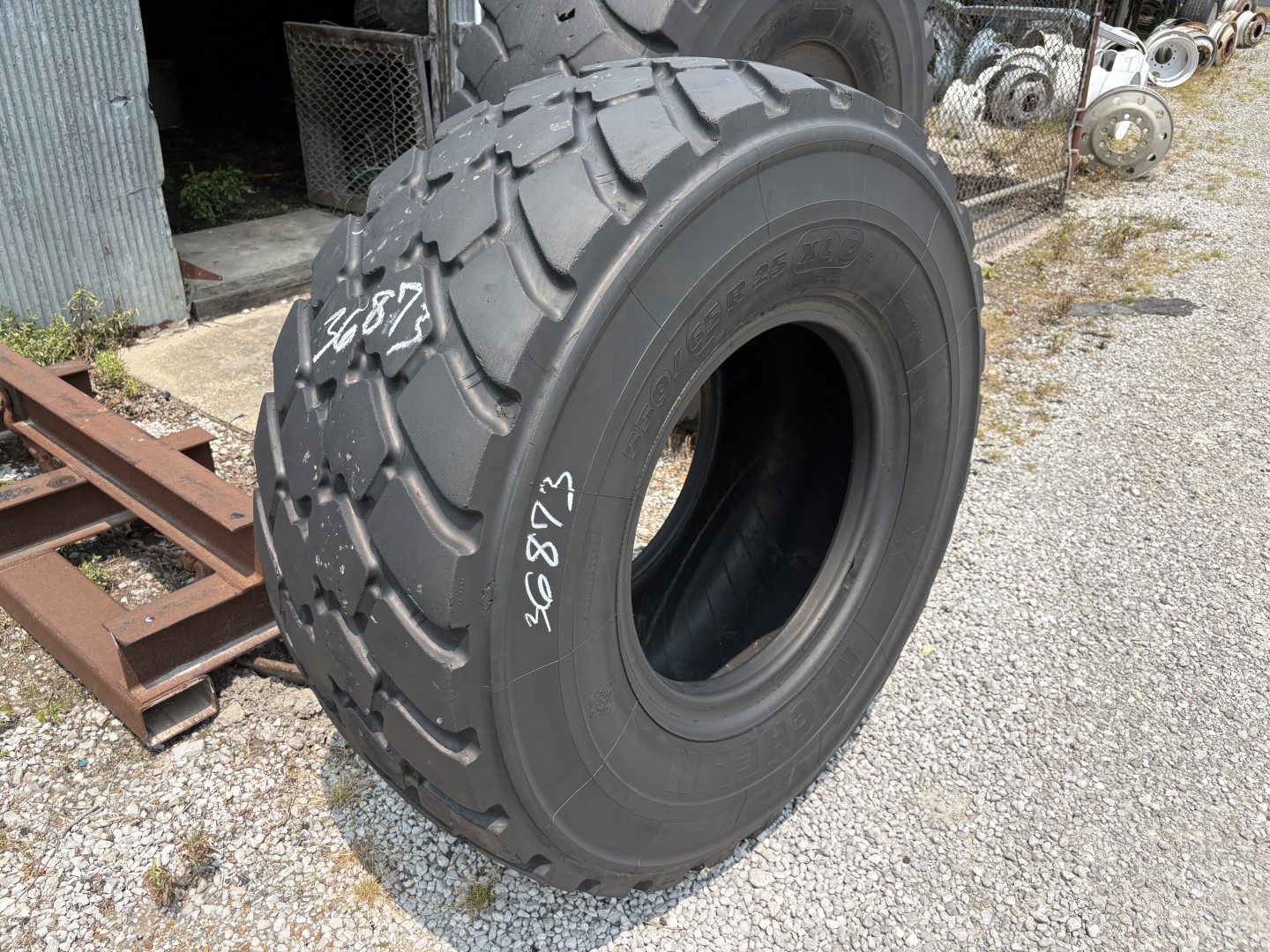 <font color='#da2127' font size ='2'><b>550/65R25 Michelin OTR Tire L-3 XLD 1-Star </font></b><br><font size ='1' color='grey'>CONDITION: </font><font size ='2'>Used<br><font size ='1' color='grey'>TREAD DEPTH:</font><font size ='2'>  20/32nds<br><font size ='1' color='grey'>DETAILS:</font><font size ='2'> Clean<br><font size ='1' color='grey'>REF #:</font><font size ='2'> G36873<br><font size ='1' color='grey'>LOCATION:</font><font size ='2'> St. Louis, MO