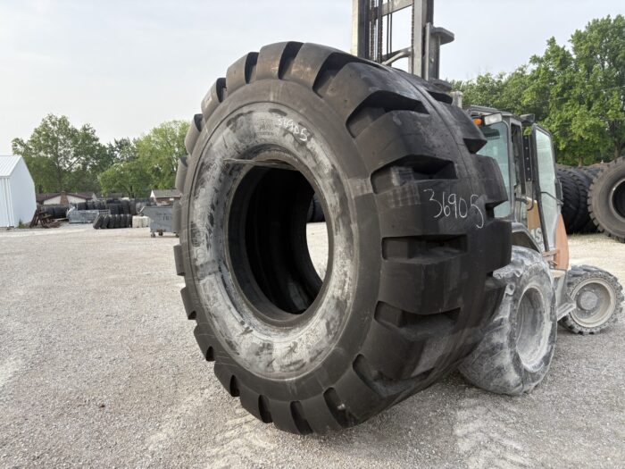 <font color='#da2127' font size ='2'><b>45/65X45 Bridgestone OTR Tire L-5 DLUG 58-Ply </font></b><br><font size ='1' color='grey'>CONDITION: </font><font size ='2'>Retread-New<br><font size ='1' color='grey'>TREAD DEPTH:</font><font size ='2'>  144/32nds<br><font size ='1' color='grey'>DETAILS:</font><font size ='2'> Unused<br><font size ='1' color='grey'>REF #:</font><font size ='2'> G36905<br><font size ='1' color='grey'>LOCATION:</font><font size ='2'> St. Louis, MO