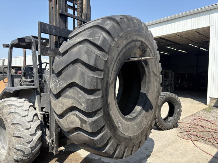<font color='#da2127' font size ='2'><b>29.5X35 Yokohama OTR Tire E-3 L-3 G-3 IND-3 Y67 34-Ply </font></b><br><font size ='1' color='grey'>CONDITION: </font><font size ='2'>New<br><font size ='1' color='grey'>TREAD DEPTH:</font><font size ='2'>  50/32nds<br><font size ='1' color='grey'>DETAILS:</font><font size ='2'> Unused<br><font size ='1' color='grey'>REF #:</font><font size ='2'> G36933<br><font size ='1' color='grey'>LOCATION:</font><font size ='2'> St. Louis, MO