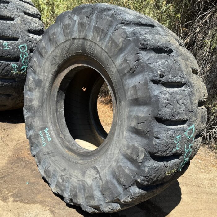 <font color='#da2127' font size ='2'><b>35/65X33 Toyo OTR Tire L-5 G65 24-Ply </font></b><br><font size ='1' color='grey'>CONDITION: </font><font size ='2'>Used<br><font size ='1' color='grey'>TREAD DEPTH:</font><font size ='2'>  59/32nds<br><font size ='1' color='grey'>DETAILS:</font><font size ='2'> Clean, Cosmetic Rock Cuts on One Sidewall/Shoulder<br><font size ='1' color='grey'>REF #:</font><font size ='2'> D305<br><font size ='1' color='grey'>LOCATION:</font><font size ='2'> San Jacinto, CA