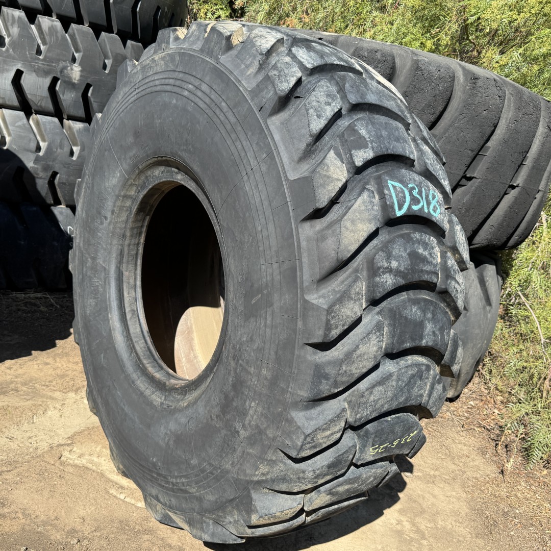 <font color='#da2127' font size ='2'><b>23.5R25 Michelin OTR Tire E-3 L-3 G-3 XR 2-Star </font></b><br><font size ='1' color='grey'>CONDITION: </font><font size ='2'>Used<br><font size ='1' color='grey'>TREAD DEPTH:</font><font size ='2'> 35/32nds<br><font size ='1' color='grey'>DETAILS:</font><font size ='2'> Clean<br><font size ='1' color='grey'>REF #:</font><font size ='2'> D318<br><font size ='1' color='grey'>LOCATION:</font><font size ='2'> Fowler, CA