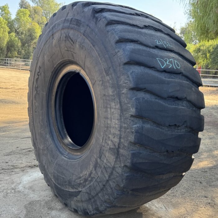<font color='#da2127' font size ='2'><b>33.25R29 Maxam OTR Tire E-3 MS303 2-Star </font></b><br><font size ='1' color='grey'>CONDITION: </font><font size ='2'>Used<br><font size ='1' color='grey'>TREAD DEPTH:</font><font size ='2'>  21/32nds<br><font size ='1' color='grey'>DETAILS:</font><font size ='2'> Clean, Severe Radial Crack on One Sidewall, Lug Flex Cracks and Mild Damage<br><font size ='1' color='grey'>REF #:</font><font size ='2'> D370<br><font size ='1' color='grey'>LOCATION:</font><font size ='2'> San Jacinto, CA