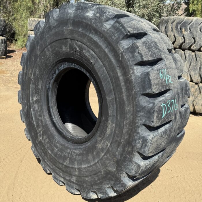 <font color='#da2127' font size ='2'><b>26.5R25 Bridgestone OTR Tire L-5 VSDL 2-Star </font></b><br><font size ='1' color='grey'>CONDITION: </font><font size ='2'>Used<br><font size ='1' color='grey'>TREAD DEPTH:</font><font size ='2'>  67/32nds<br><font size ='1' color='grey'>DETAILS:</font><font size ='2'> Clean, Rock Cuts on One Shoulder & Tread<br><font size ='1' color='grey'>REF #:</font><font size ='2'> D376<br><font size ='1' color='grey'>LOCATION:</font><font size ='2'> San Jacinto, CA