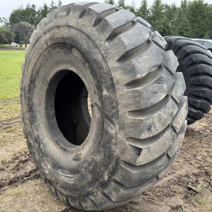 <font color='#da2127' font size ='2'><b>29.5X29 Dunlop OTR Tire E-3 L-3 PG6S 28-Ply </font></b><br><font size ='1' color='grey'>CONDITION: </font><font size ='2'>Used<br><font size ='1' color='grey'>TREAD DEPTH:</font><font size ='2'>  36/32nds<br><font size ='1' color='grey'>DETAILS:</font><font size ='2'> Clean<br><font size ='1' color='grey'>REF #:</font><font size ='2'> SK109<br><font size ='1' color='grey'>LOCATION:</font><font size ='2'> Saskatoon, SK