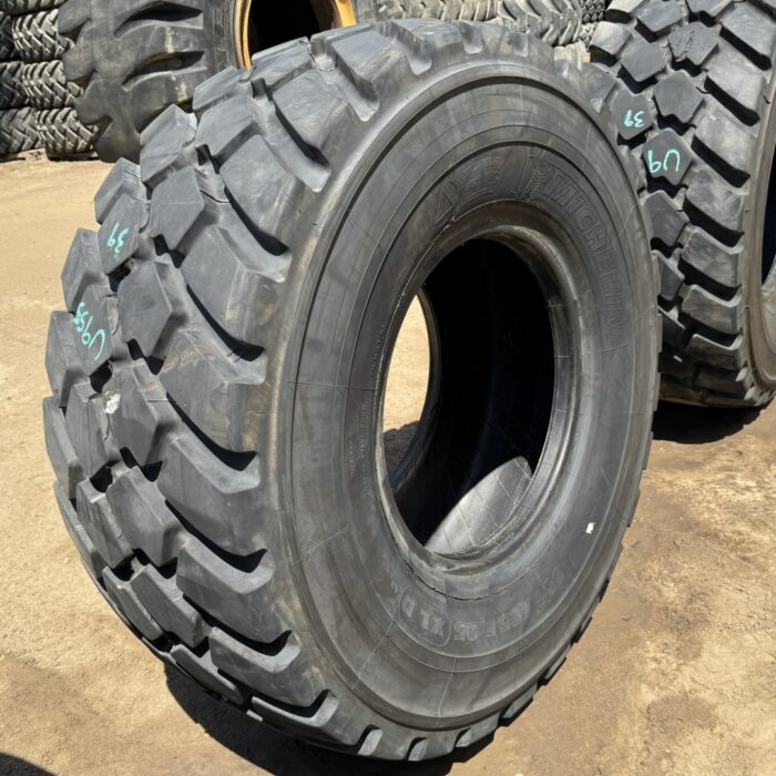 <font color='#da2127' font size ='2'><b>550/65R25 Michelin OTR Tire L-3 XLD 1-Star </font></b><br><font size ='1' color='grey'>CONDITION: </font><font size ='2'>Used-Low-Hour<br><font size ='1' color='grey'>TREAD DEPTH:</font><font size ='2'>  39/32nds<br><font size ='1' color='grey'>DETAILS:</font><font size ='2'> Clean<br><font size ='1' color='grey'>REF #:</font><font size ='2'> U955<br><font size ='1' color='grey'>LOCATION:</font><font size ='2'> San Jacinto, CA
