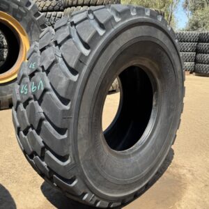 <font color='#da2127' font size ='2'><b>550/65R25 Michelin OTR Tire L-3 XLD 1-Star </font></b><br><font size ='1' color='grey'>CONDITION: </font><font size ='2'>Used<br><font size ='1' color='grey'>TREAD DEPTH:</font><font size ='2'>  37/32nds<br><font size ='1' color='grey'>DETAILS:</font><font size ='2'> Clean<br><font size ='1' color='grey'>REF #:</font><font size ='2'> U957<br><font size ='1' color='grey'>LOCATION:</font><font size ='2'> San Jacinto, CA